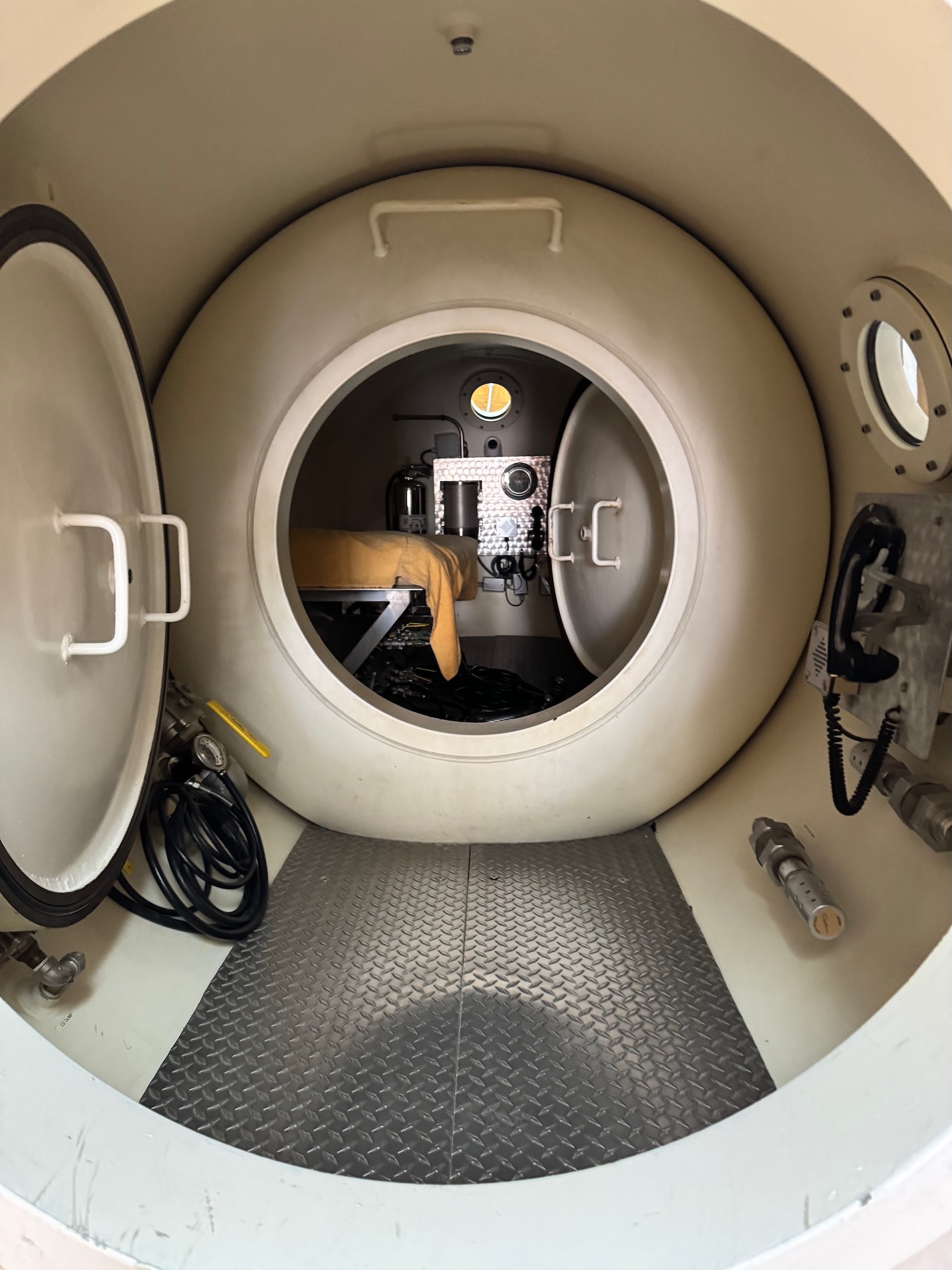 immersion-seminar-hyperbaric-chamber-002